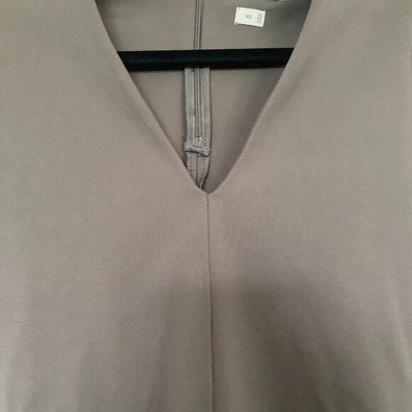 Babaton Grey V-Neck Bodysuit with Mid Length Sleeves and Back Zipper XS - Picture 3 of 10